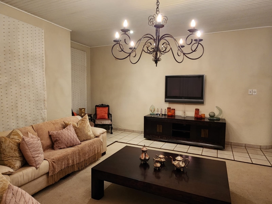 4 Bedroom Property for Sale in Ifafi North West